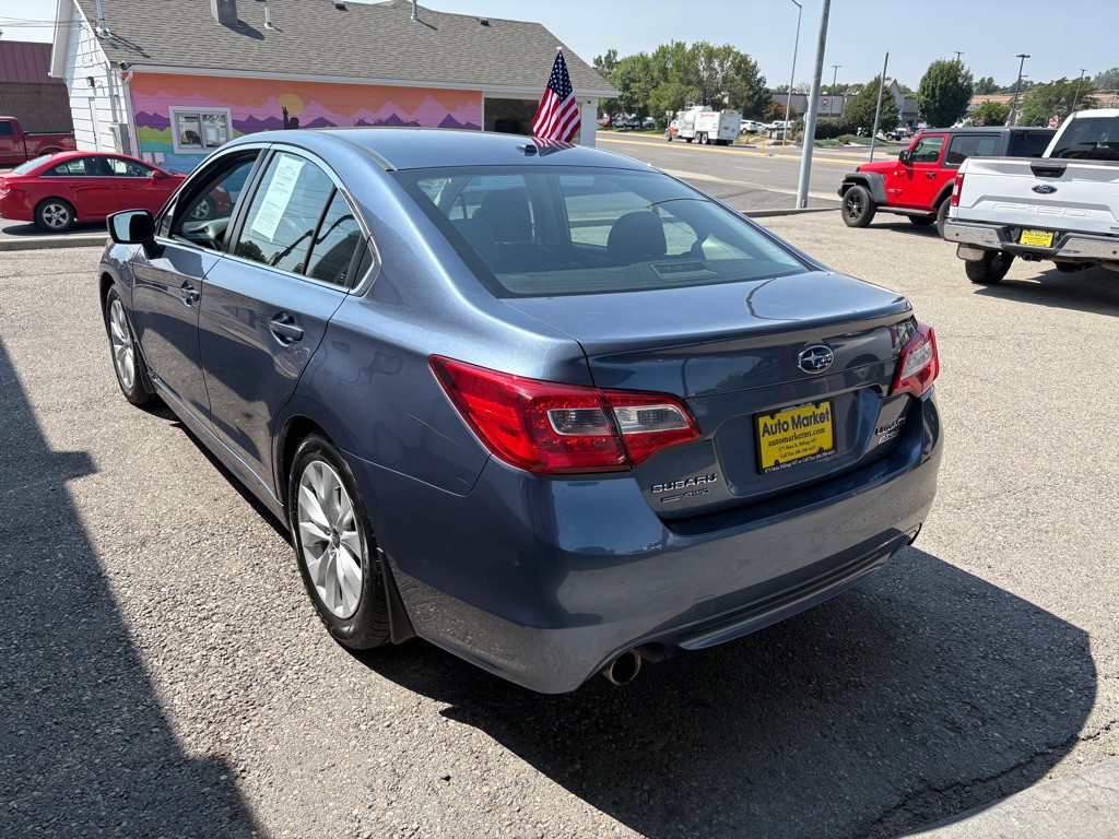 2015 Subaru Legacy Image 8