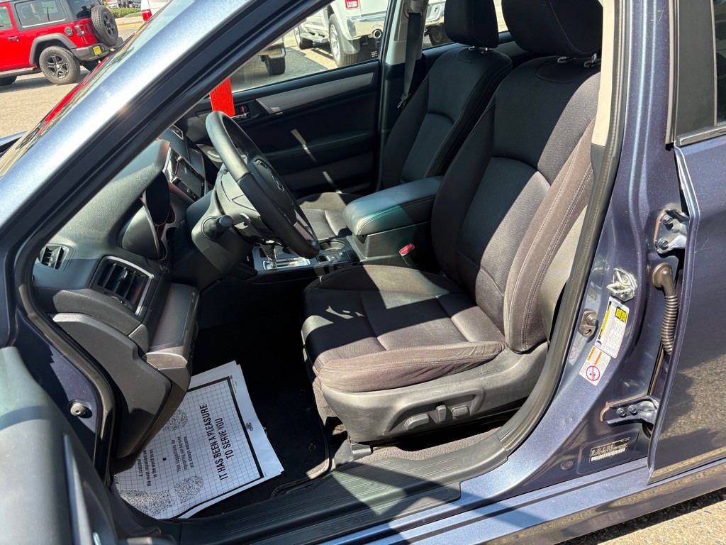 2015 Subaru Legacy Image 10
