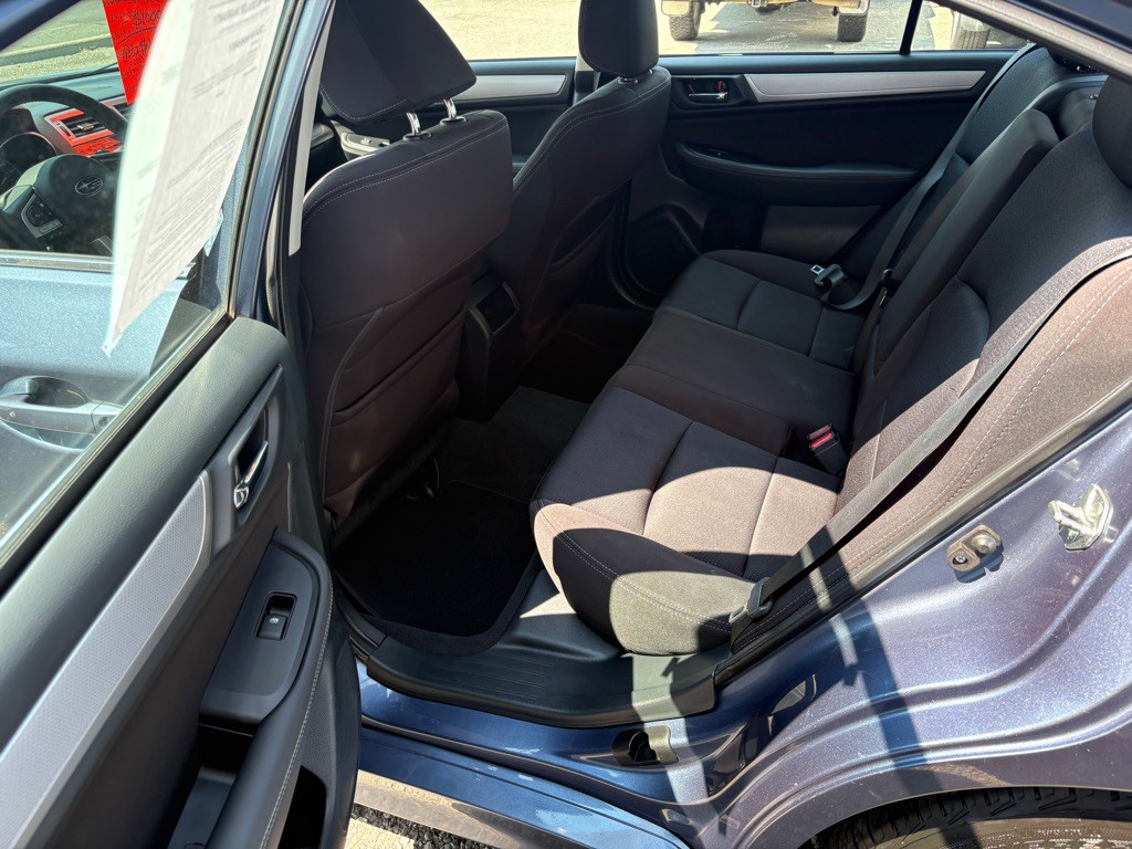 2015 Subaru Legacy Image 16