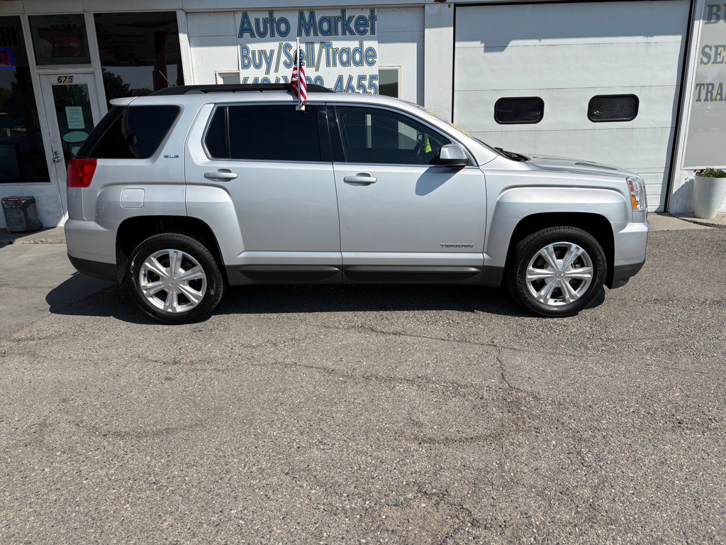 2017 GMC Terrain Image 2