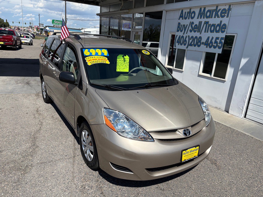 2008 Toyota Sienna Image 1