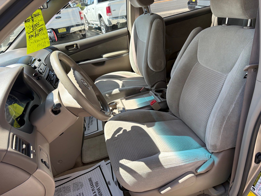 2008 Toyota Sienna Image 8
