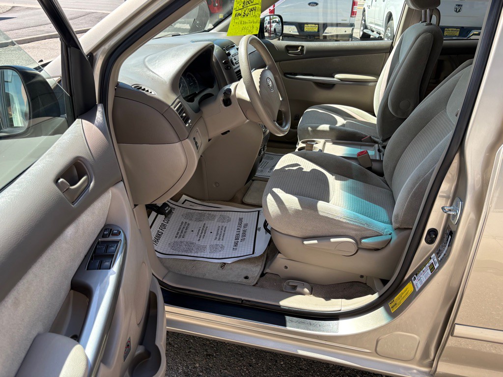 2008 Toyota Sienna Image 9