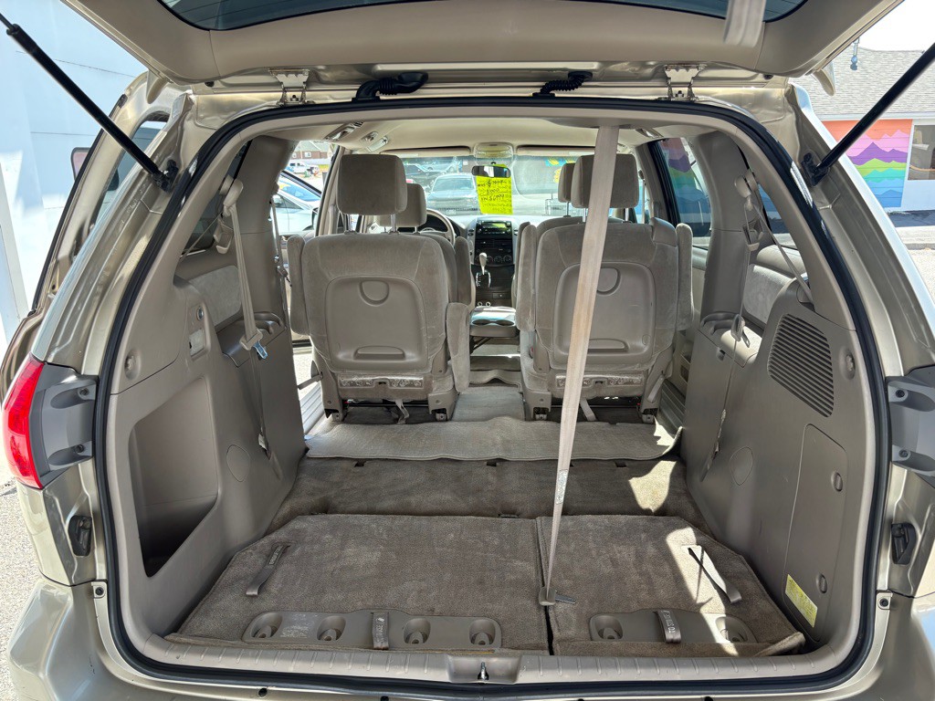 2008 Toyota Sienna Image 12