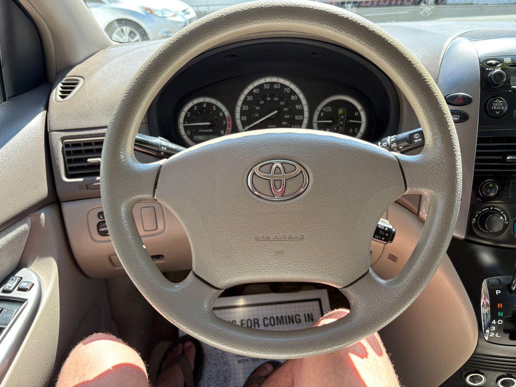 2008 Toyota Sienna Image 16