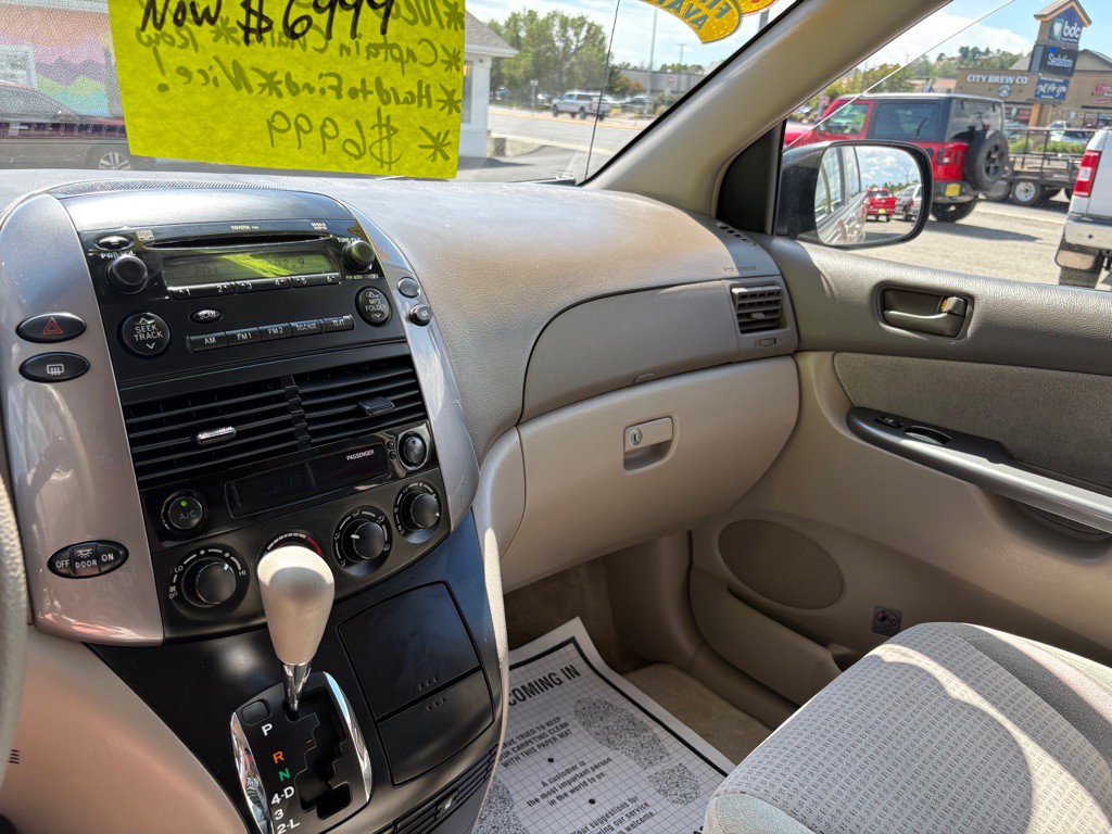 2008 Toyota Sienna Image 21