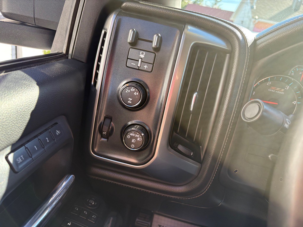 2015 Chevrolet Silverado 1500 Image 22