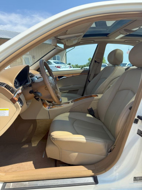 2008 Mercedes-Benz E-Class Image 11