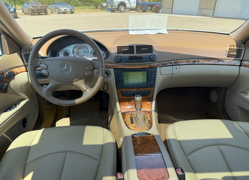2008 Mercedes-Benz E-Class Image 19