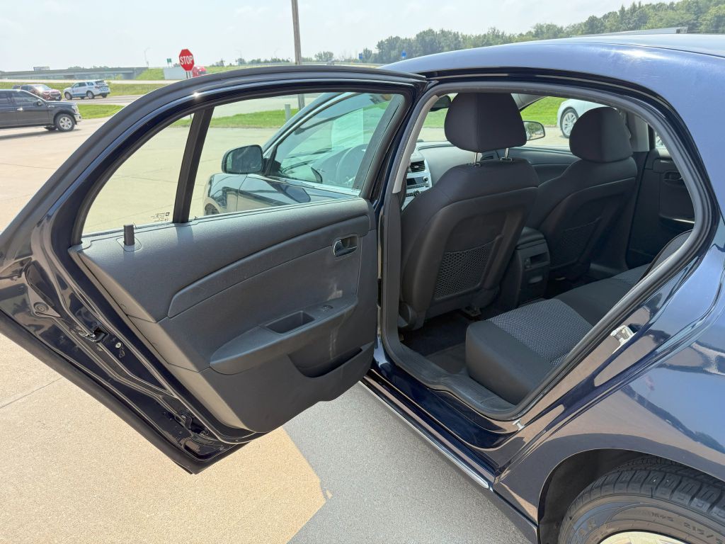 2010 Chevrolet Malibu Image 12
