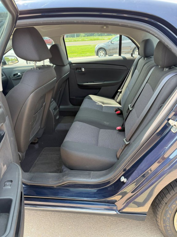 2010 Chevrolet Malibu Image 13