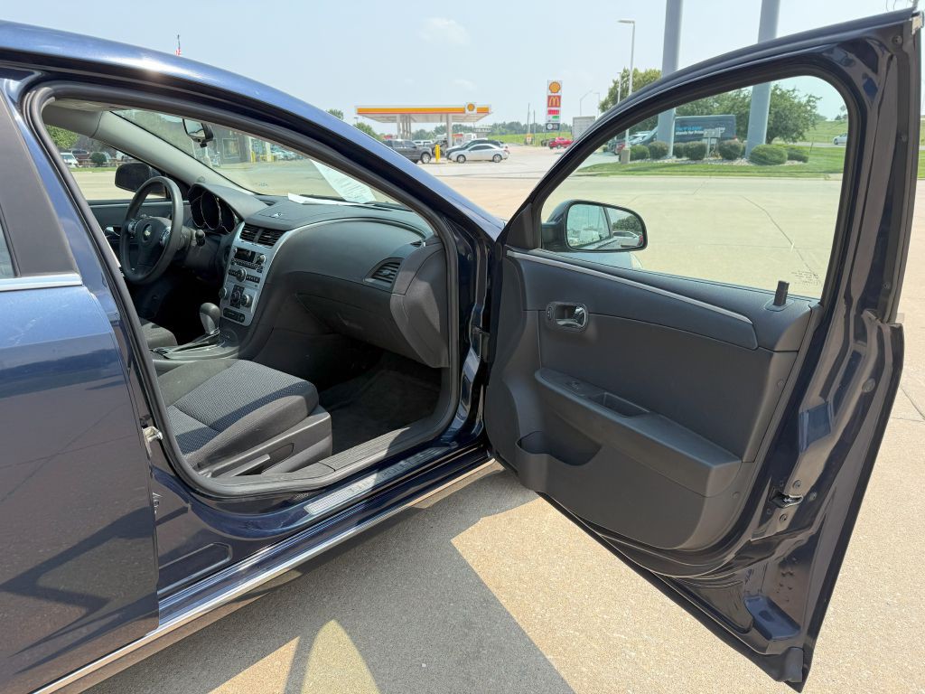 2010 Chevrolet Malibu Image 17