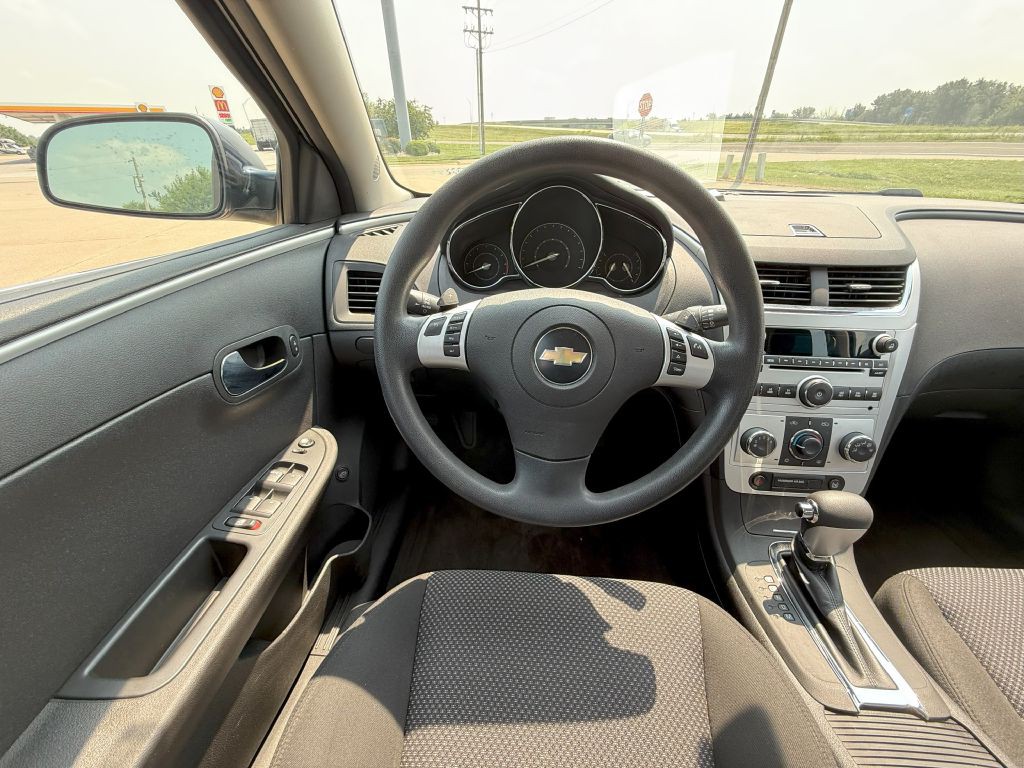 2010 Chevrolet Malibu Image 20