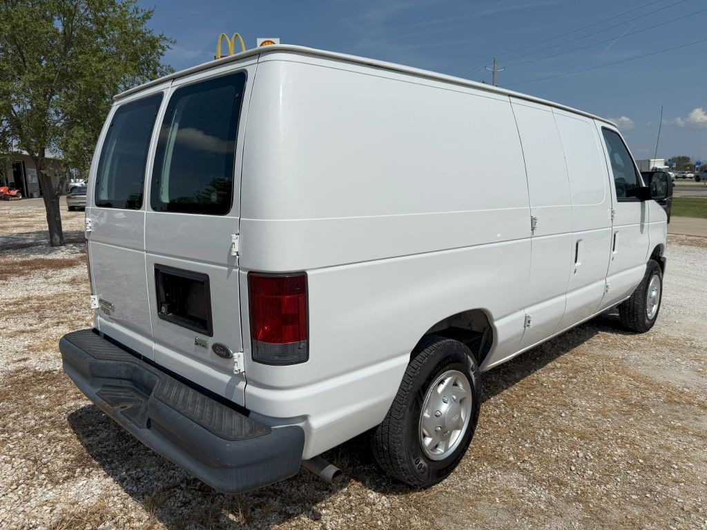 2011 Ford Econoline Image 5