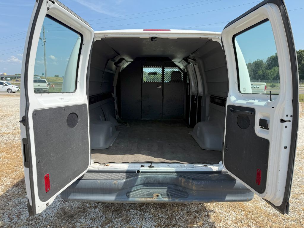 2011 Ford Econoline Image 12