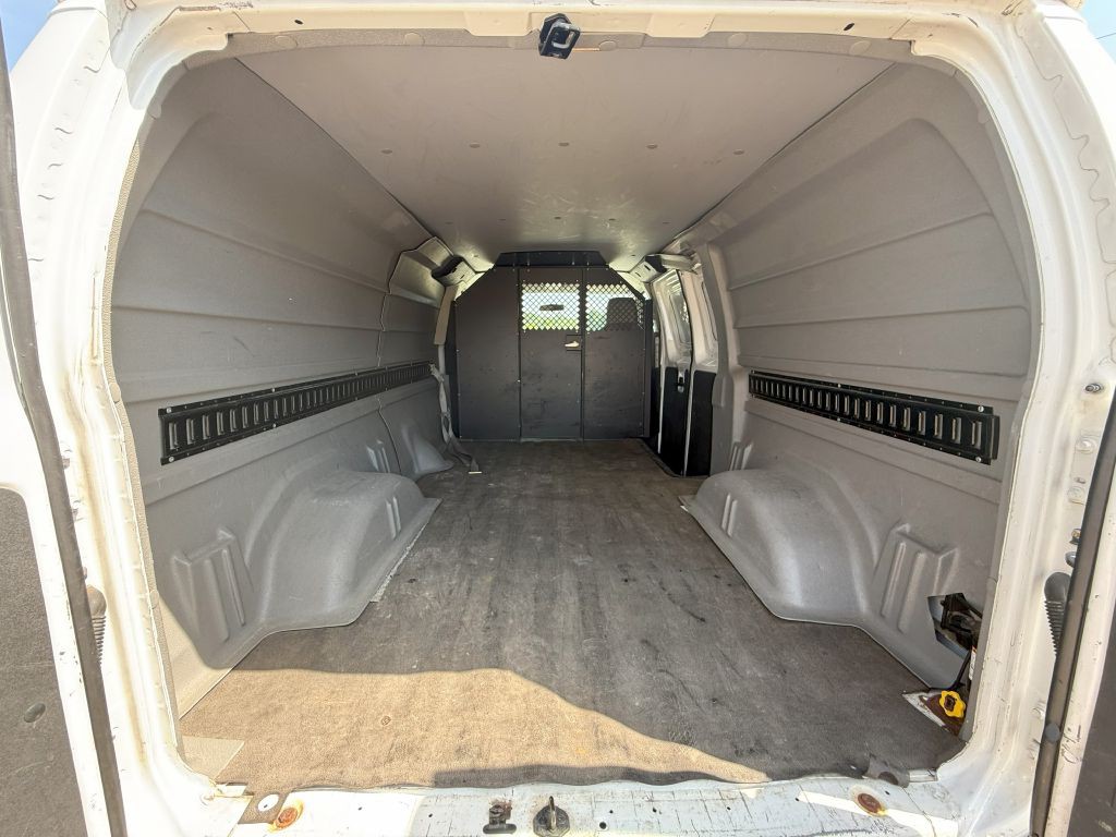2011 Ford Econoline Image 13