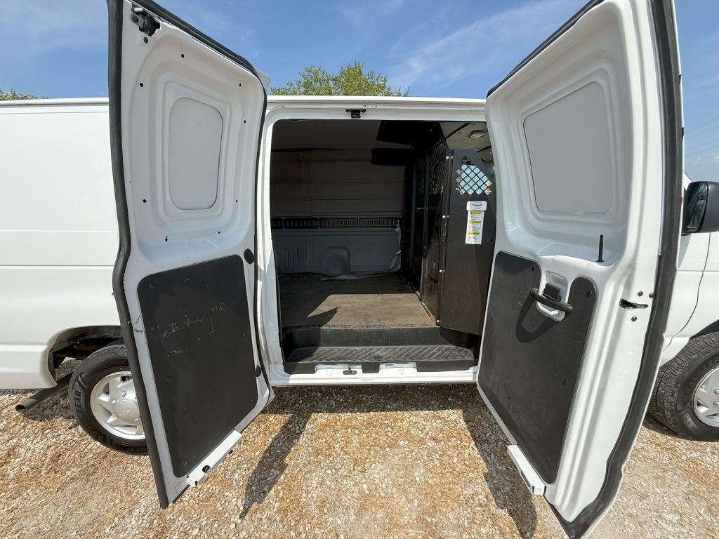 2011 Ford Econoline Image 14
