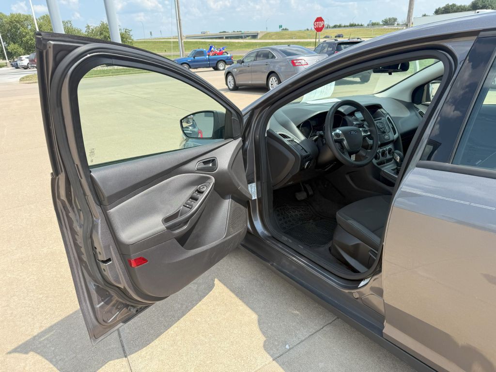 2012 Ford Focus Image 11