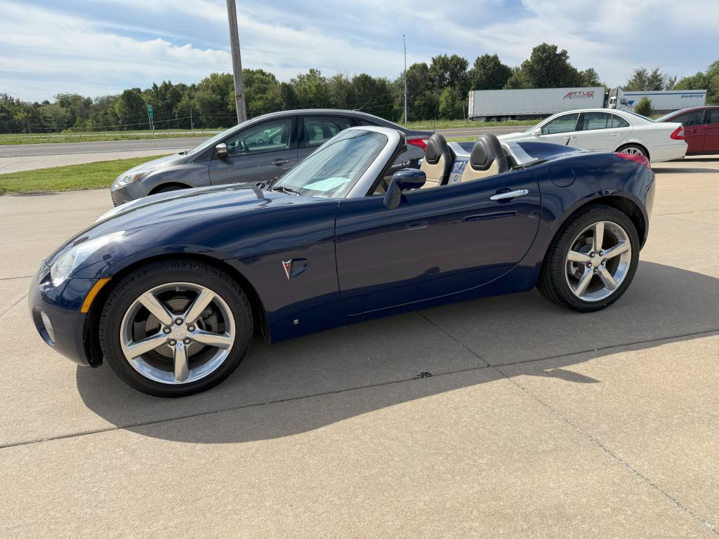 2009 Pontiac Solstice Image 1