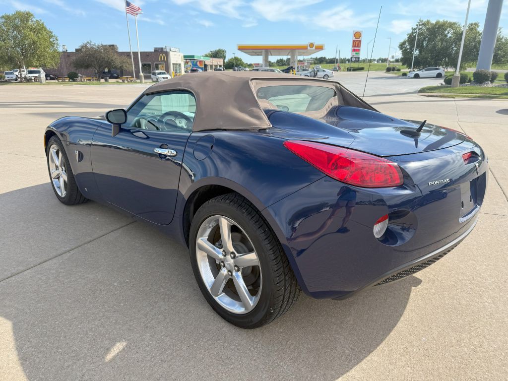 2009 Pontiac Solstice Image 4