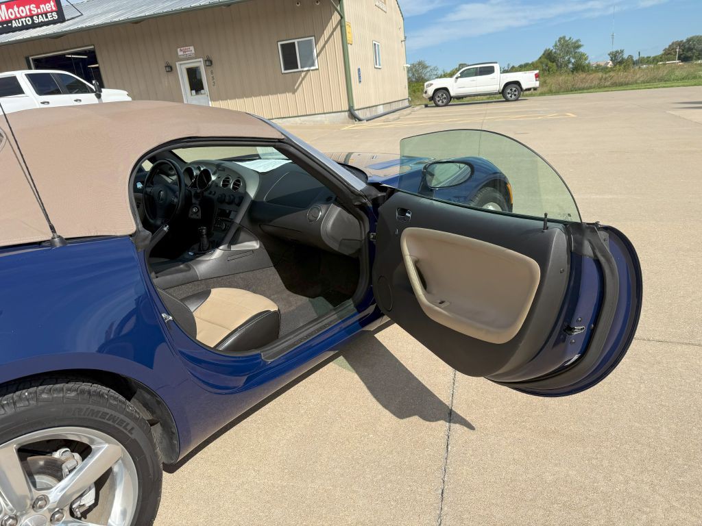 2009 Pontiac Solstice Image 12