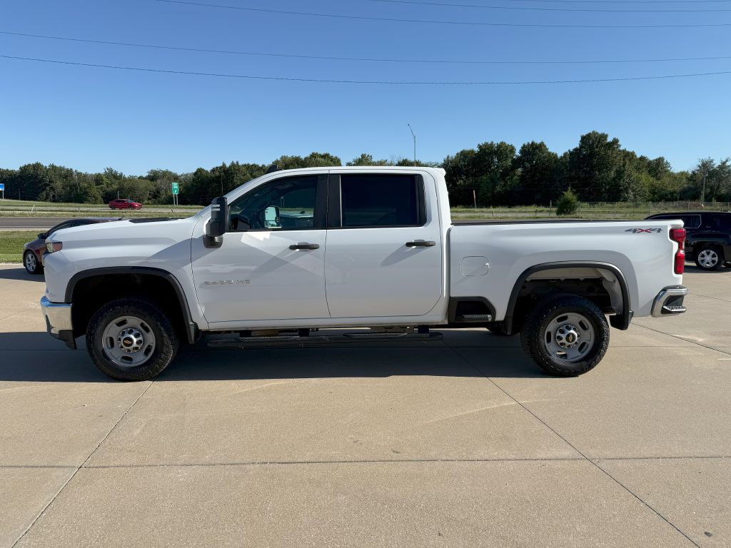 2023 Chevrolet Silverado 1500 Image 2