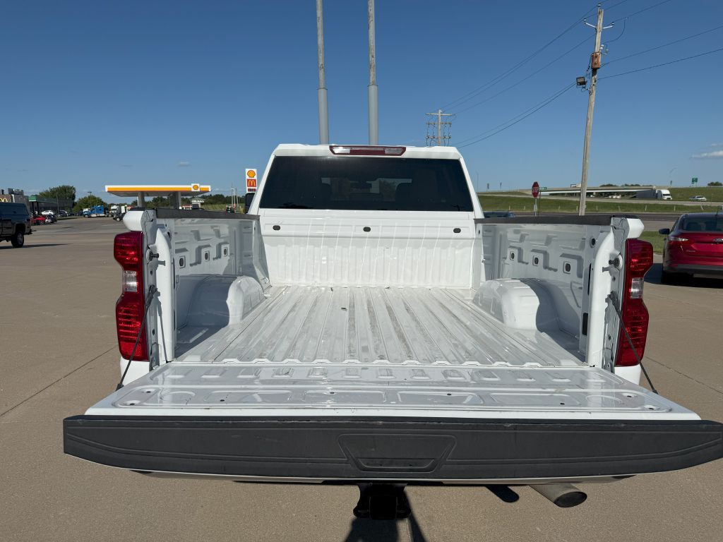 2023 Chevrolet Silverado 1500 Image 11