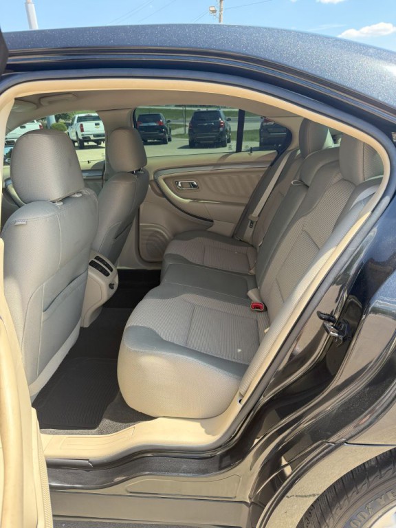 2014 Ford Taurus Image 12