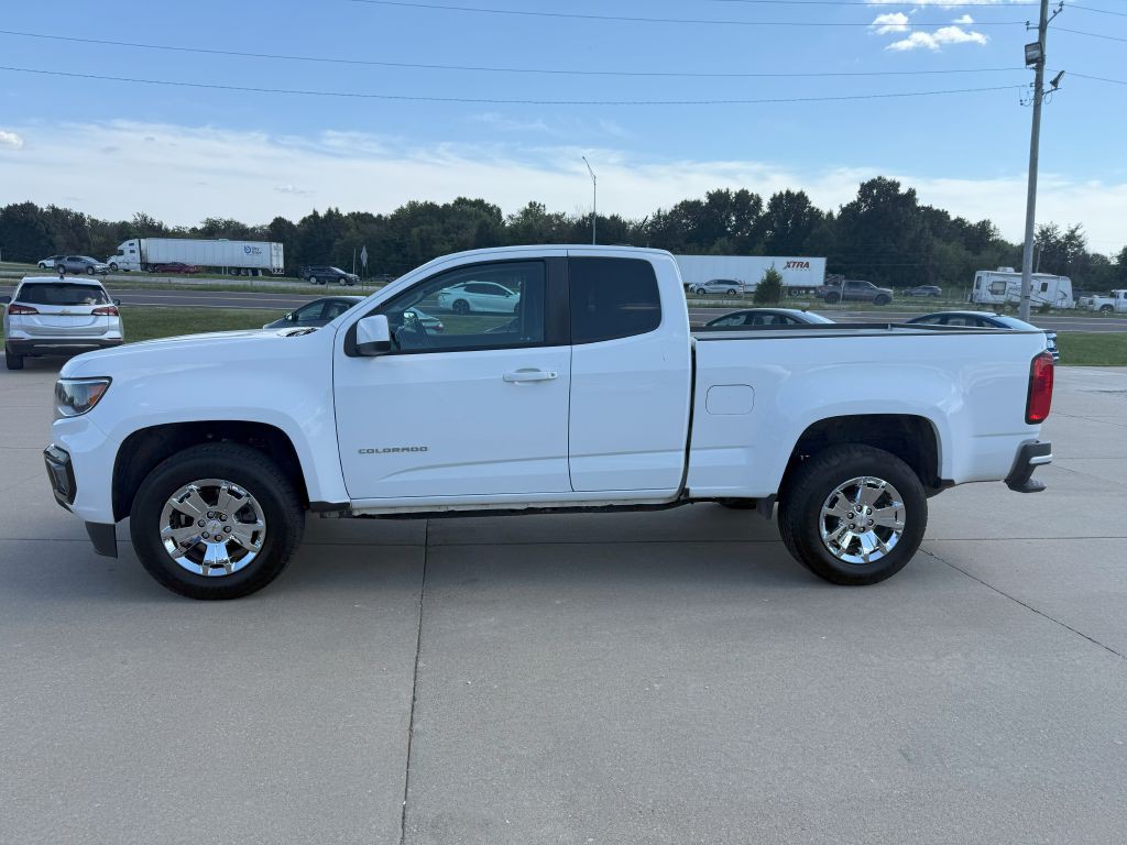 2022 Chevrolet Colorado Image 2