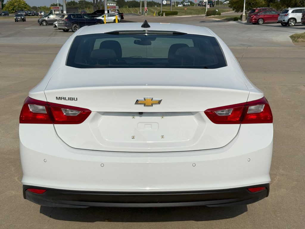 2022 Chevrolet Malibu Image 4