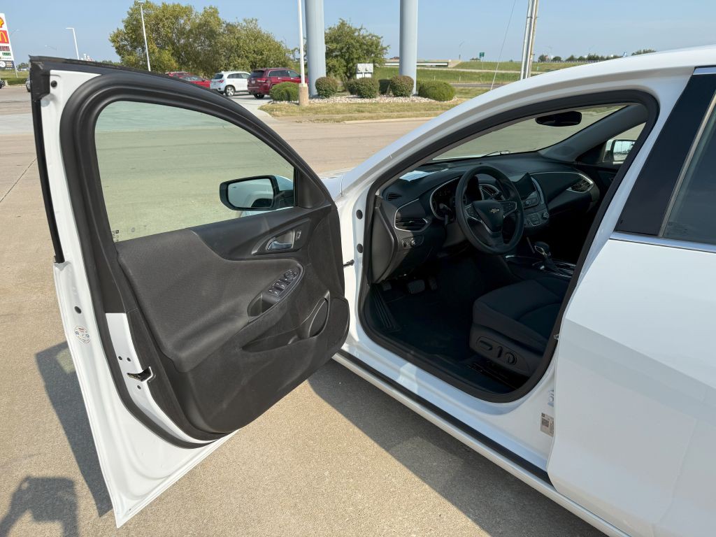 2022 Chevrolet Malibu Image 11