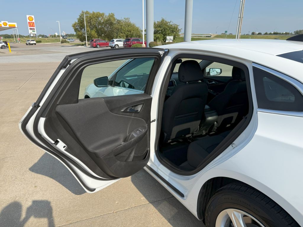 2022 Chevrolet Malibu Image 13