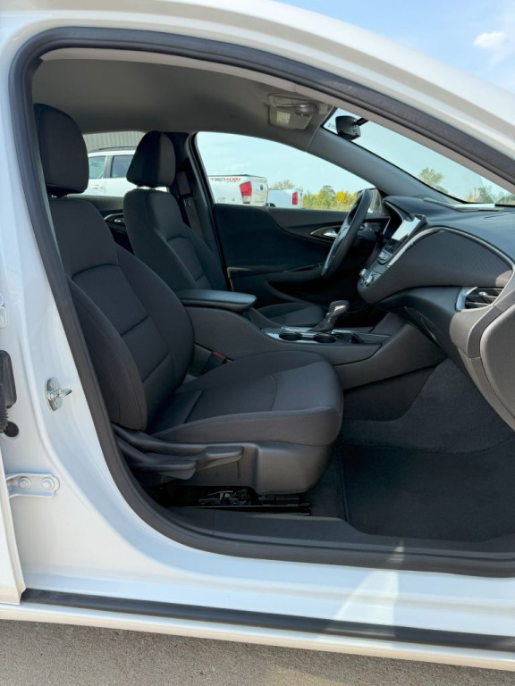 2022 Chevrolet Malibu Image 18