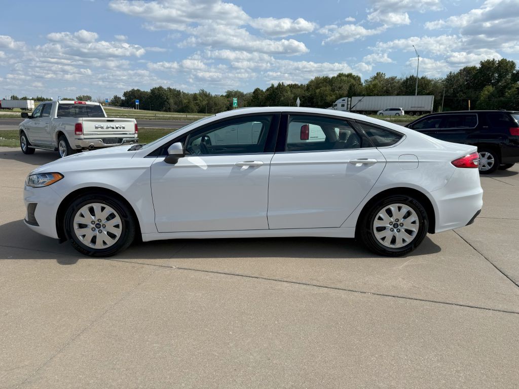 2019 Ford Fusion Image 2