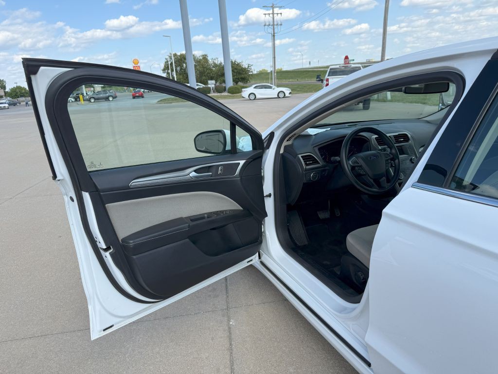 2019 Ford Fusion Image 11