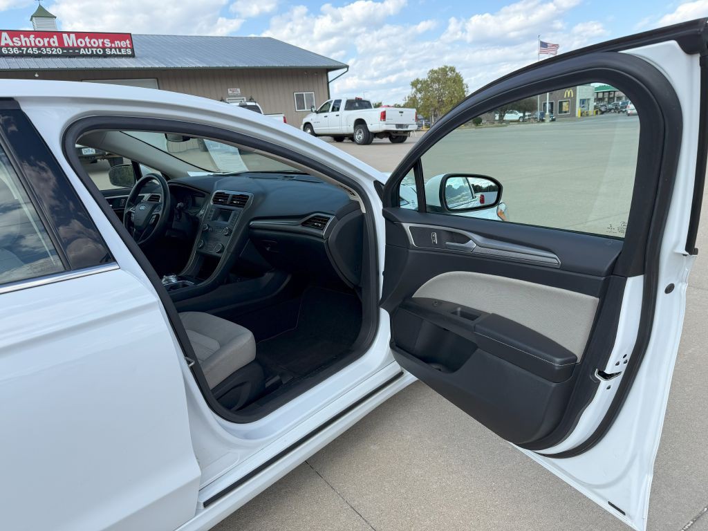 2019 Ford Fusion Image 17