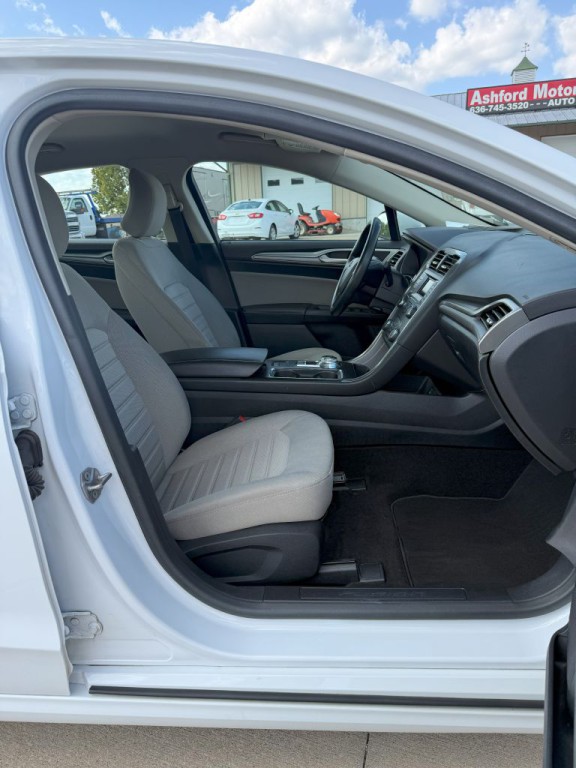 2019 Ford Fusion Image 18