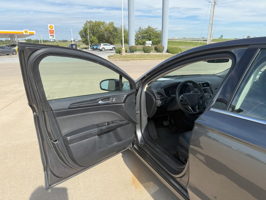 2018 Ford Fusion Image 12
