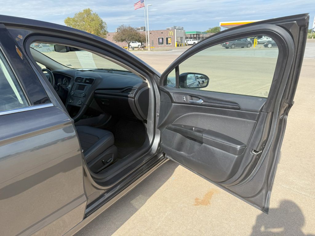 2018 Ford Fusion Image 18