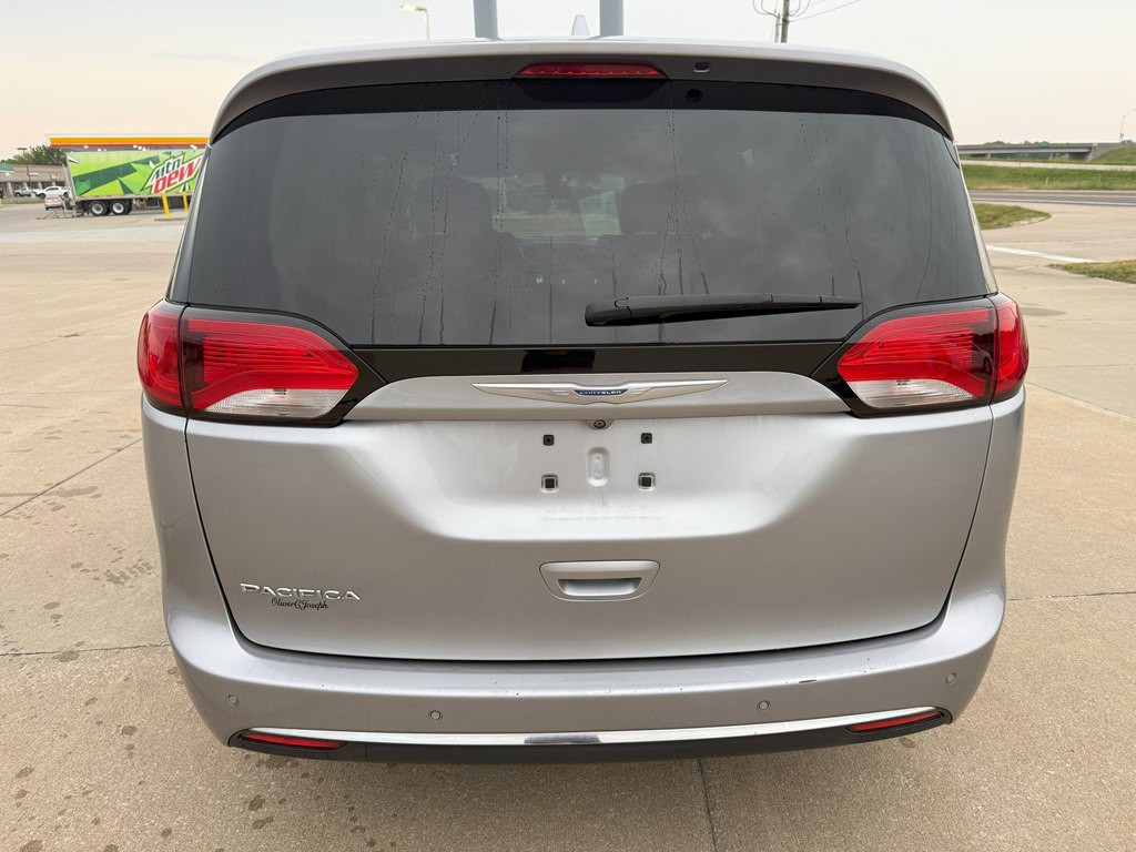 2020 Chrysler Pacifica Image 4