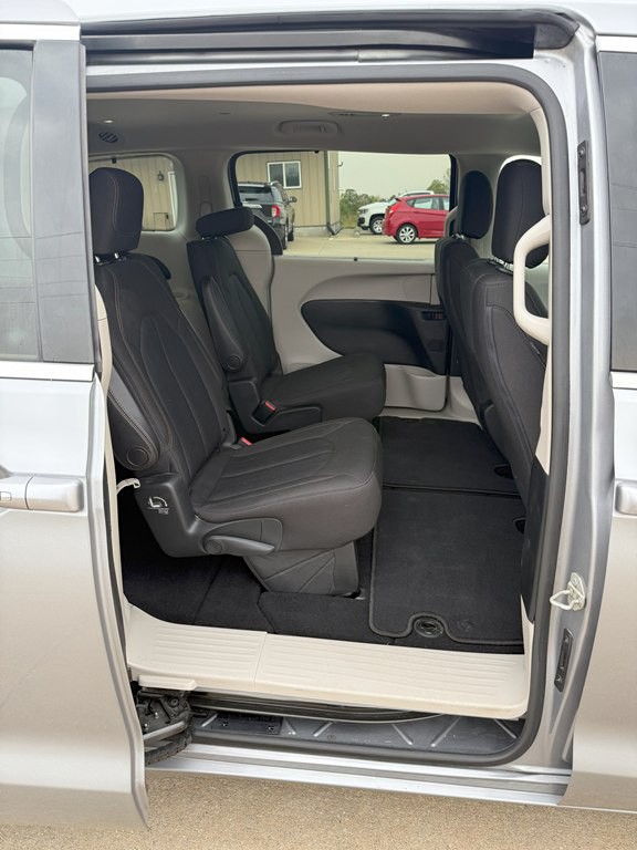 2020 Chrysler Pacifica Image 15