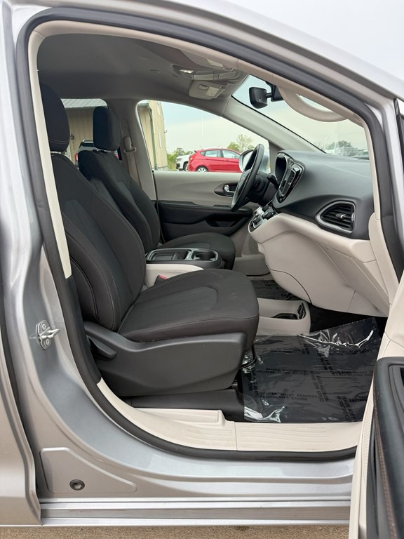 2020 Chrysler Pacifica Image 17