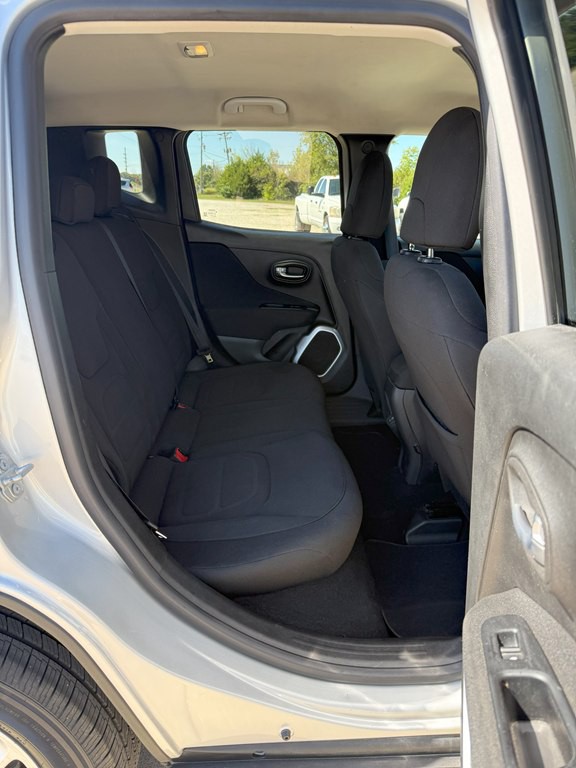 2018 Jeep Renegade Image 16