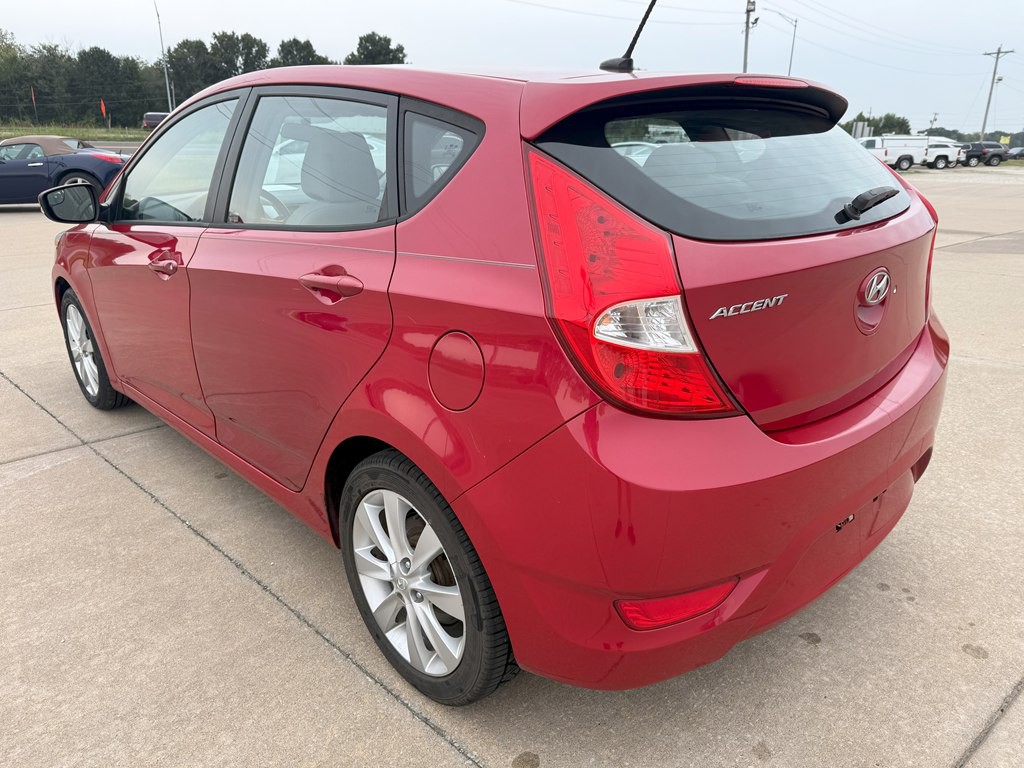 2014 Hyundai Accent Image 5