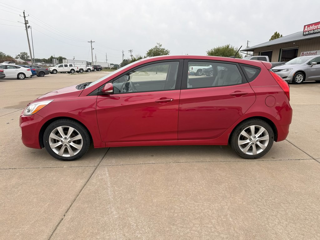 2014 Hyundai Accent Image 6