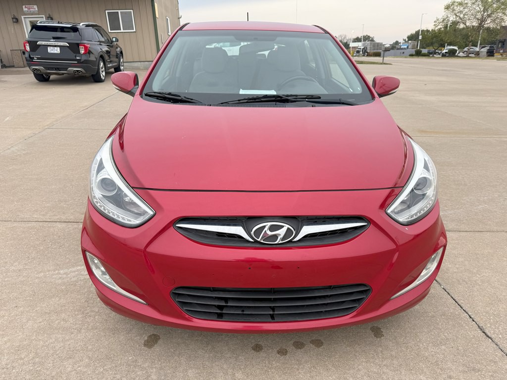 2014 Hyundai Accent Image 8