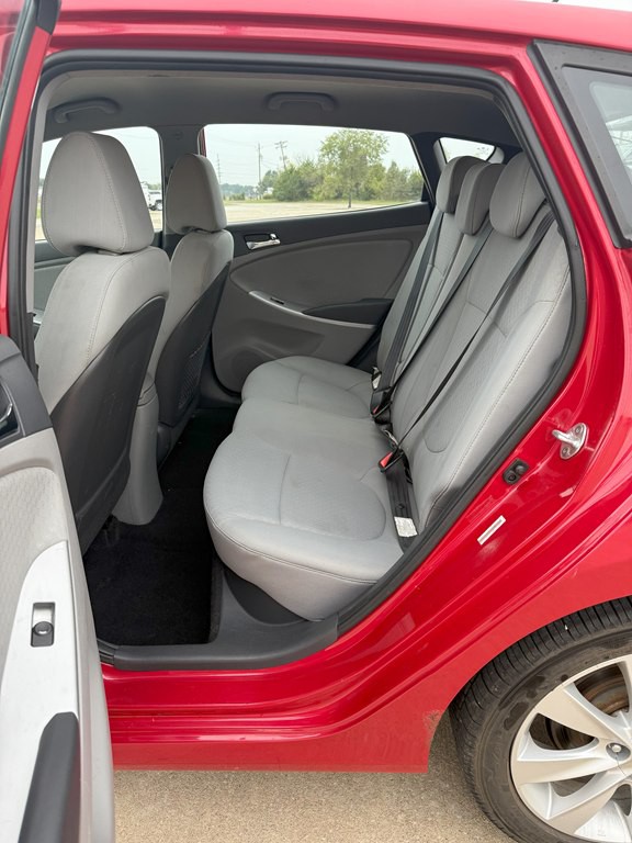 2014 Hyundai Accent Image 12