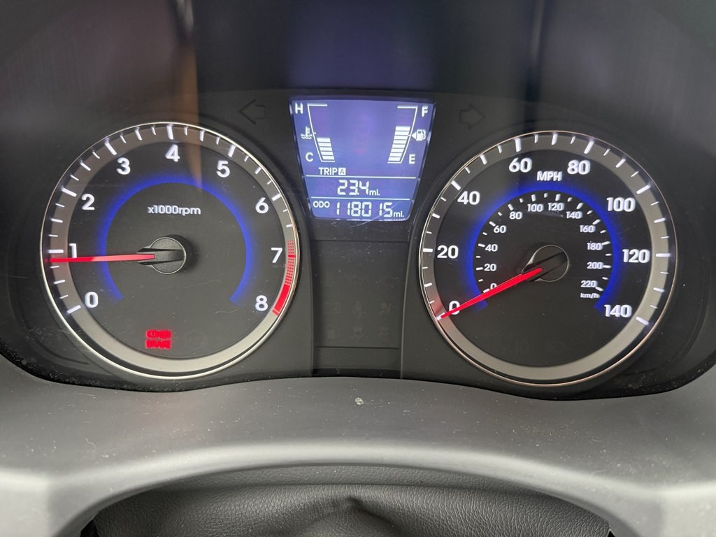 2014 Hyundai Accent Image 21