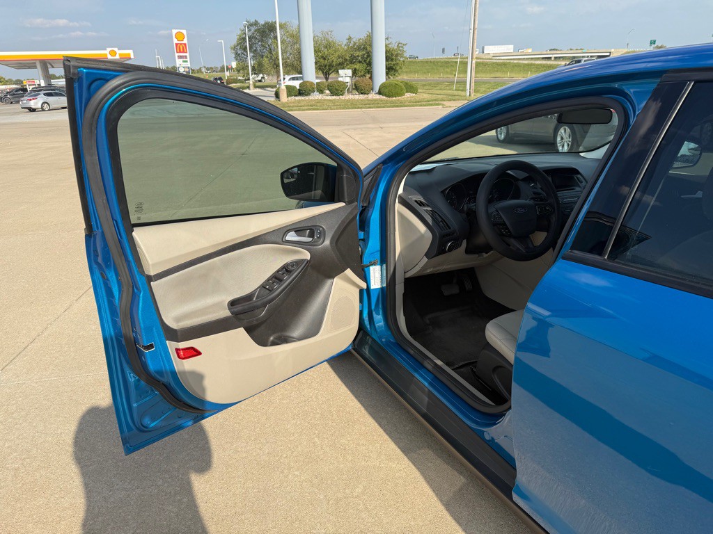 2016 Ford Focus Image 10
