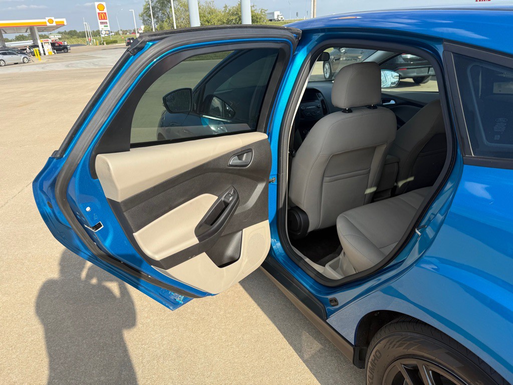 2016 Ford Focus Image 12